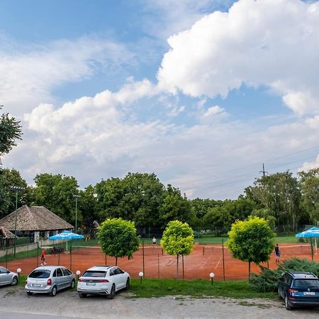 Petlov Salas Rooms Нови-Сад Экстерьер фото