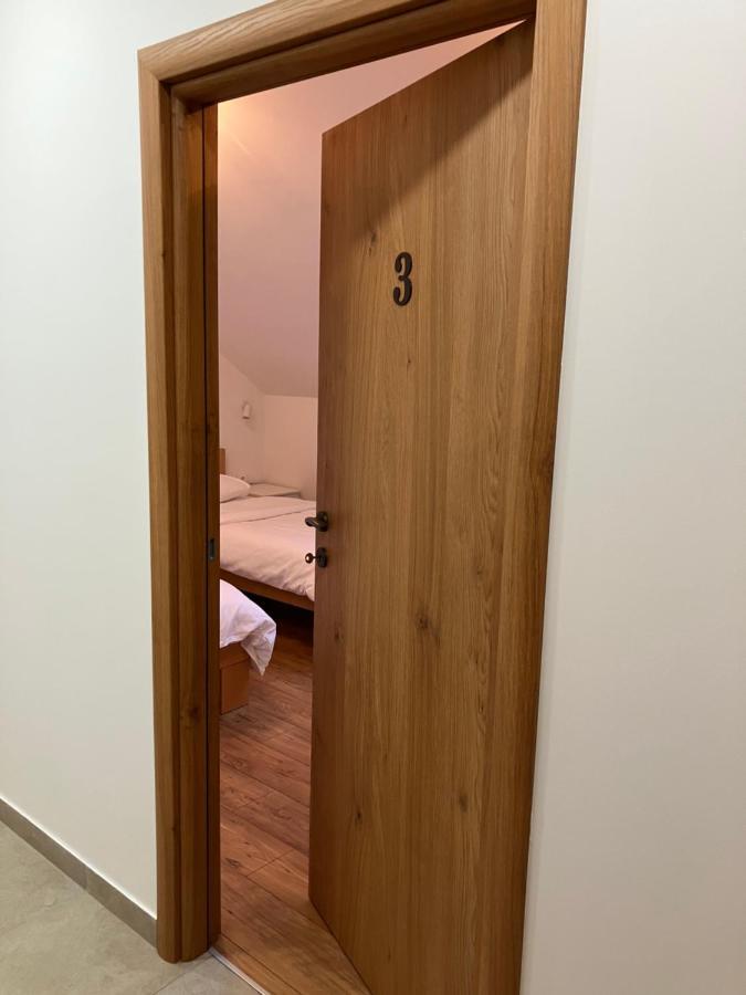 Petlov Salas Rooms Нови-Сад Экстерьер фото