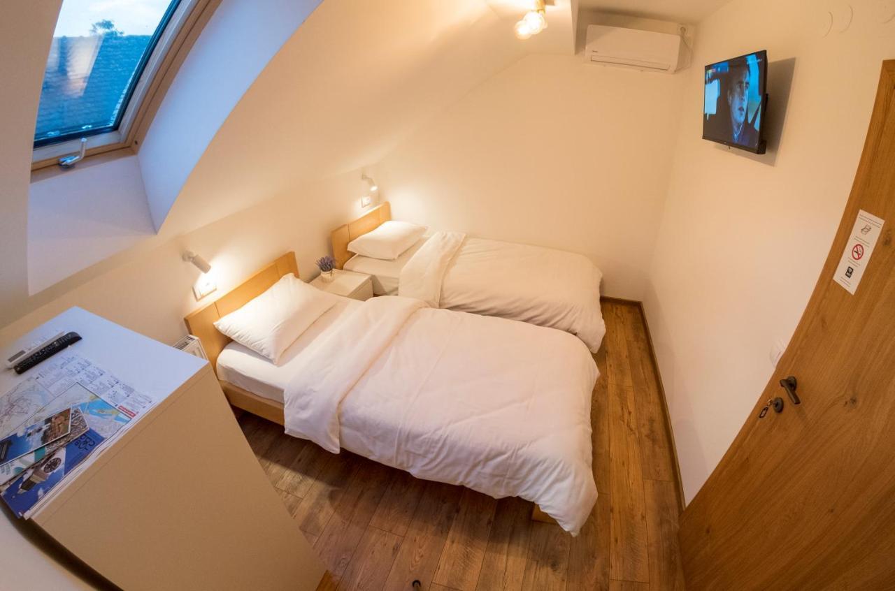 Petlov Salas Rooms Нови-Сад Экстерьер фото